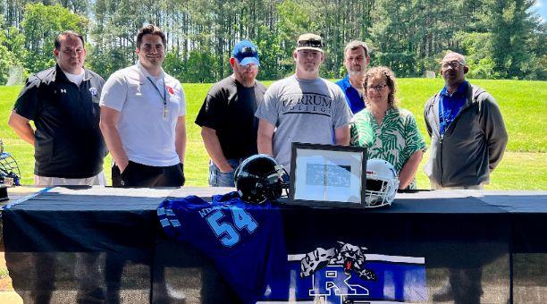 Braeden signing with Ferrum